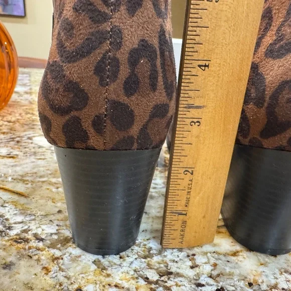 Style & Co. Leopard faux suede ankle boots Excellent UNUSED condition!! 7M - Picture 9 of 16